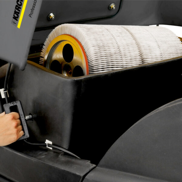 Kärcher Aufsitz-Kehrsaugmaschine KM 100/100 R G - Image 4