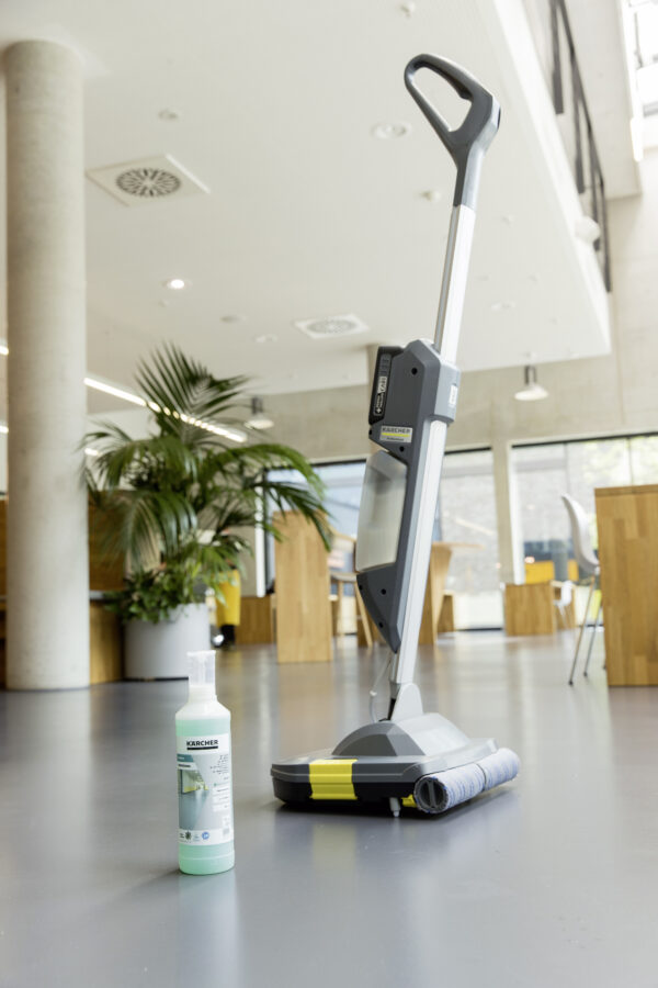 Kärcher Akku-Scheuersaugmaschine BR 30/1 C Bp - Image 8