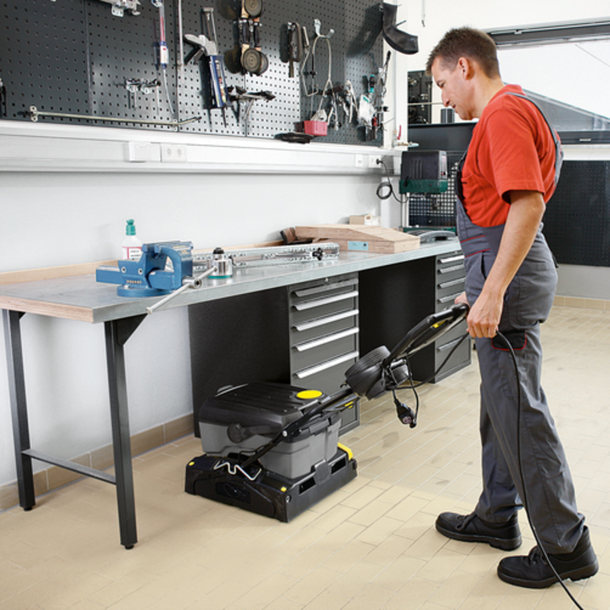 Kärcher Scheuersaugmaschine BR 40/10 C Adv – Bild 3