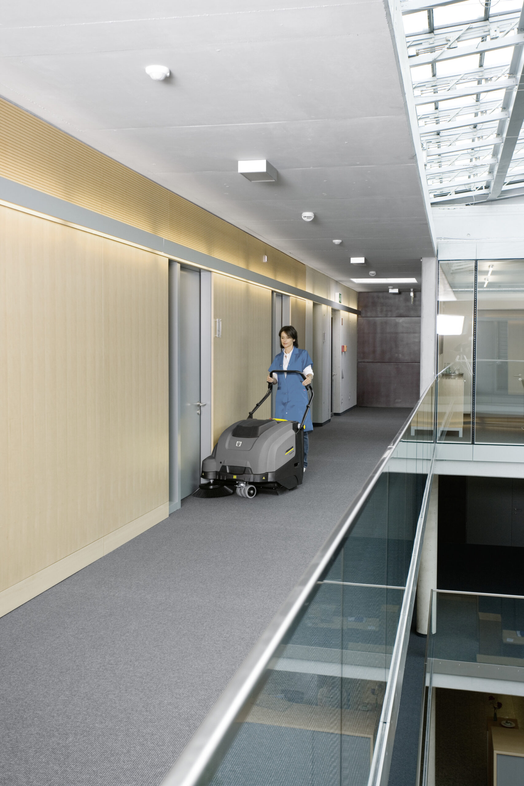 Kärcher Kehrsaugmaschine KM 75/40 W Bp Pack – Bild 2