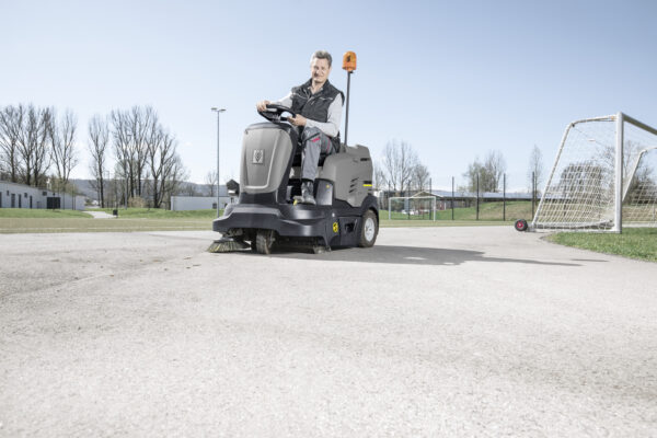 Kärcher Kehrsaugmaschine KM 90/60 R G - Image 2