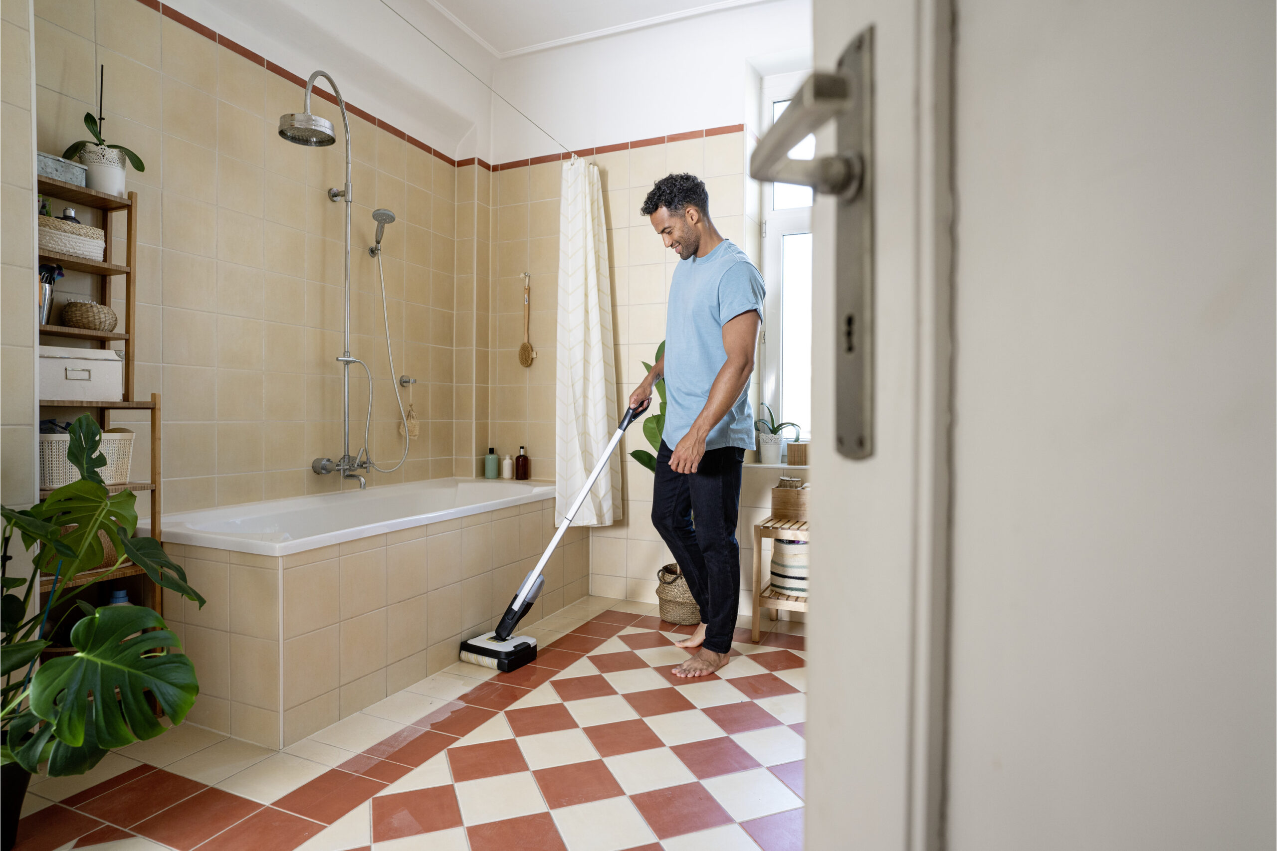 Kärcher  Hartbodenreiniger FC 2-4 Battery Set – Bild 6